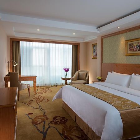 Vienna Hotel Hebei Zhuozhou High Speed Train Station Екстер'єр фото
