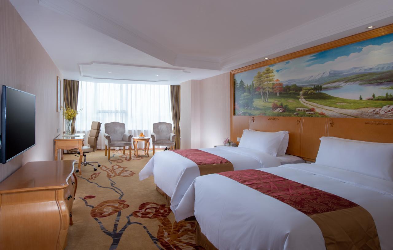 Vienna Hotel Hebei Zhuozhou High Speed Train Station Екстер'єр фото