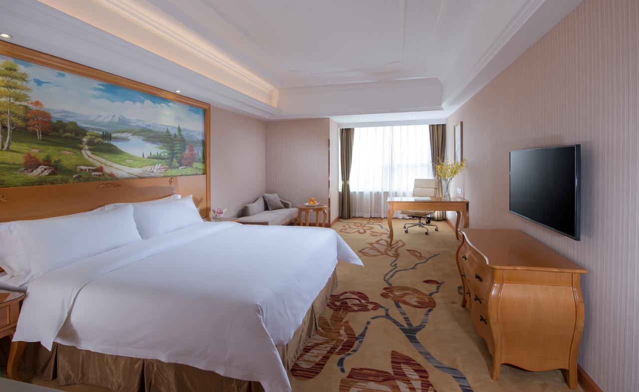 Vienna Hotel Hebei Zhuozhou High Speed Train Station Екстер'єр фото